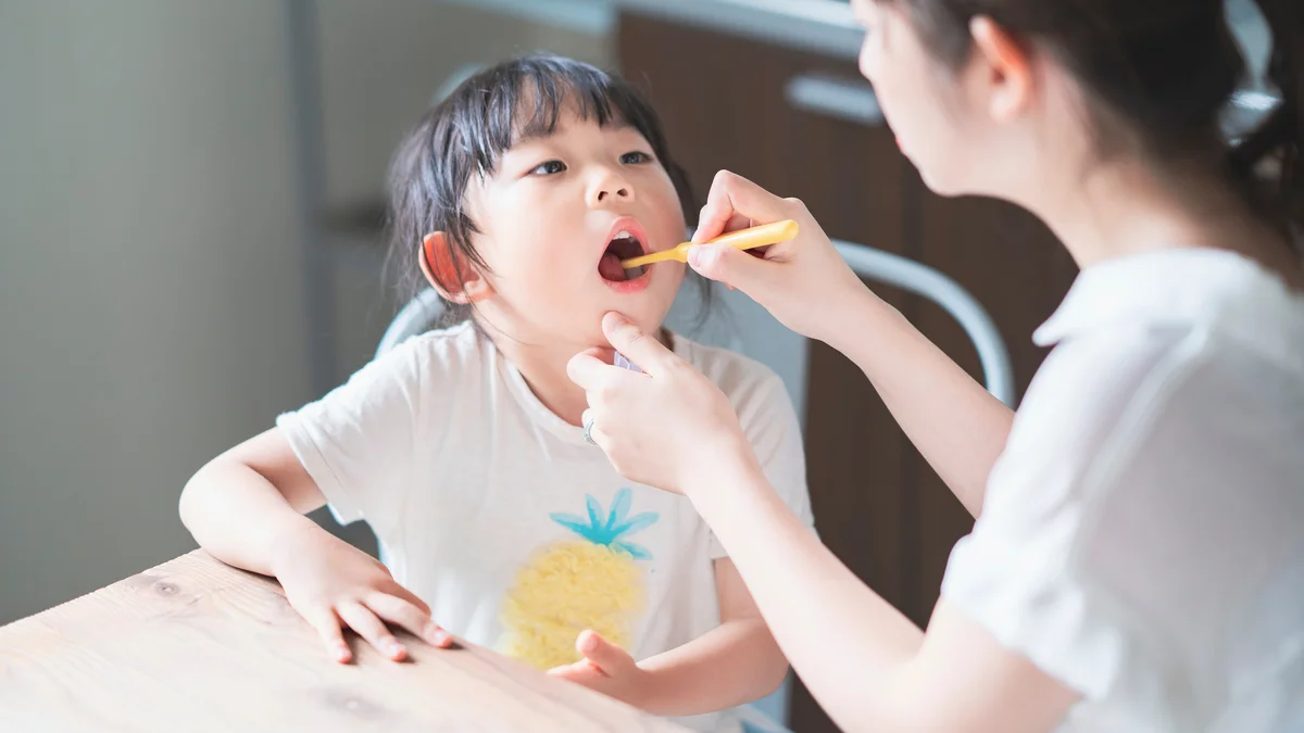 保護者によるお子さまの仕上げみがき